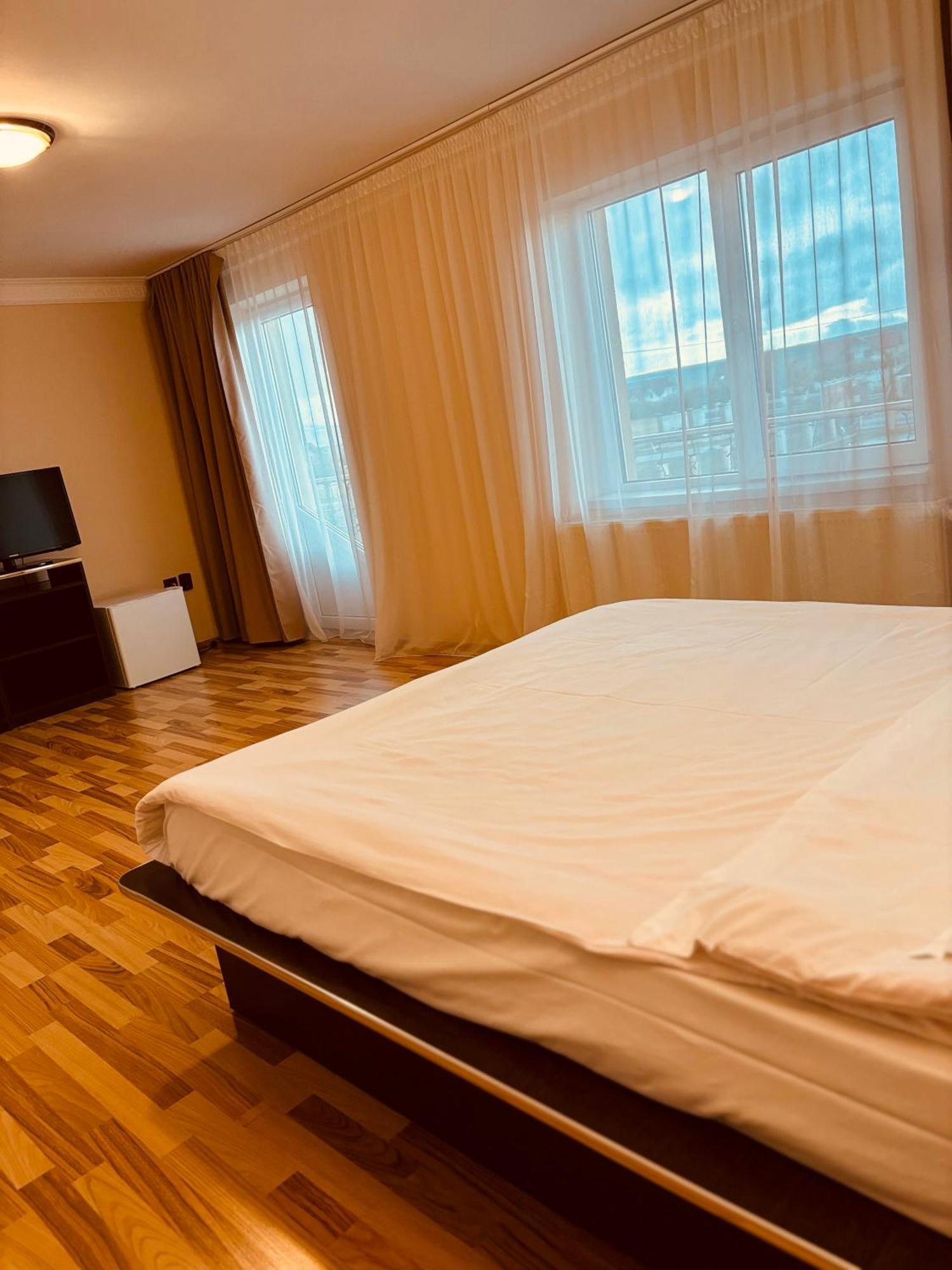Complex Daniel'S Hotel Orăştie Eksteriør billede